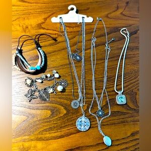 Lot of Jewelry🌻Necklaces🌻Bracelets